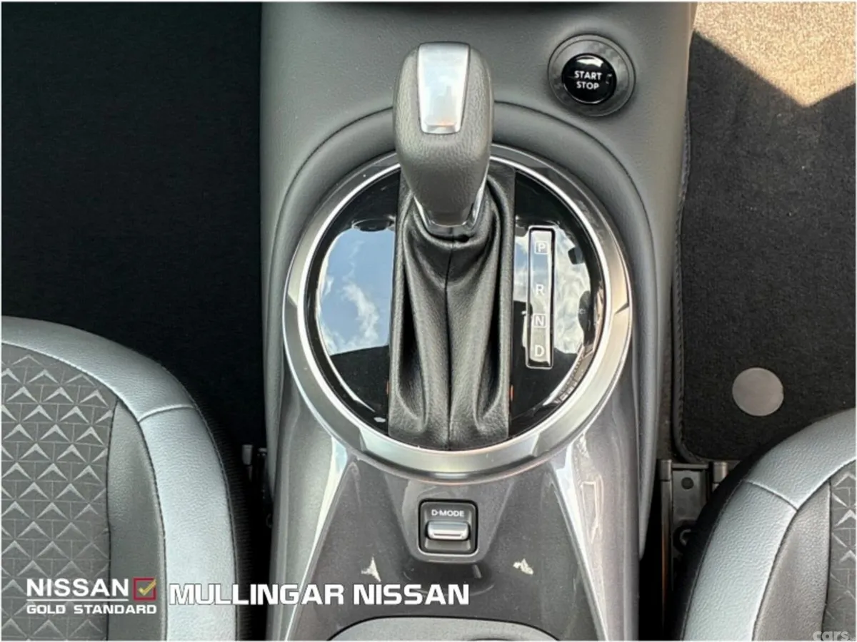 Nissan Juke SUV, Petrol Hybrid, 2025, White