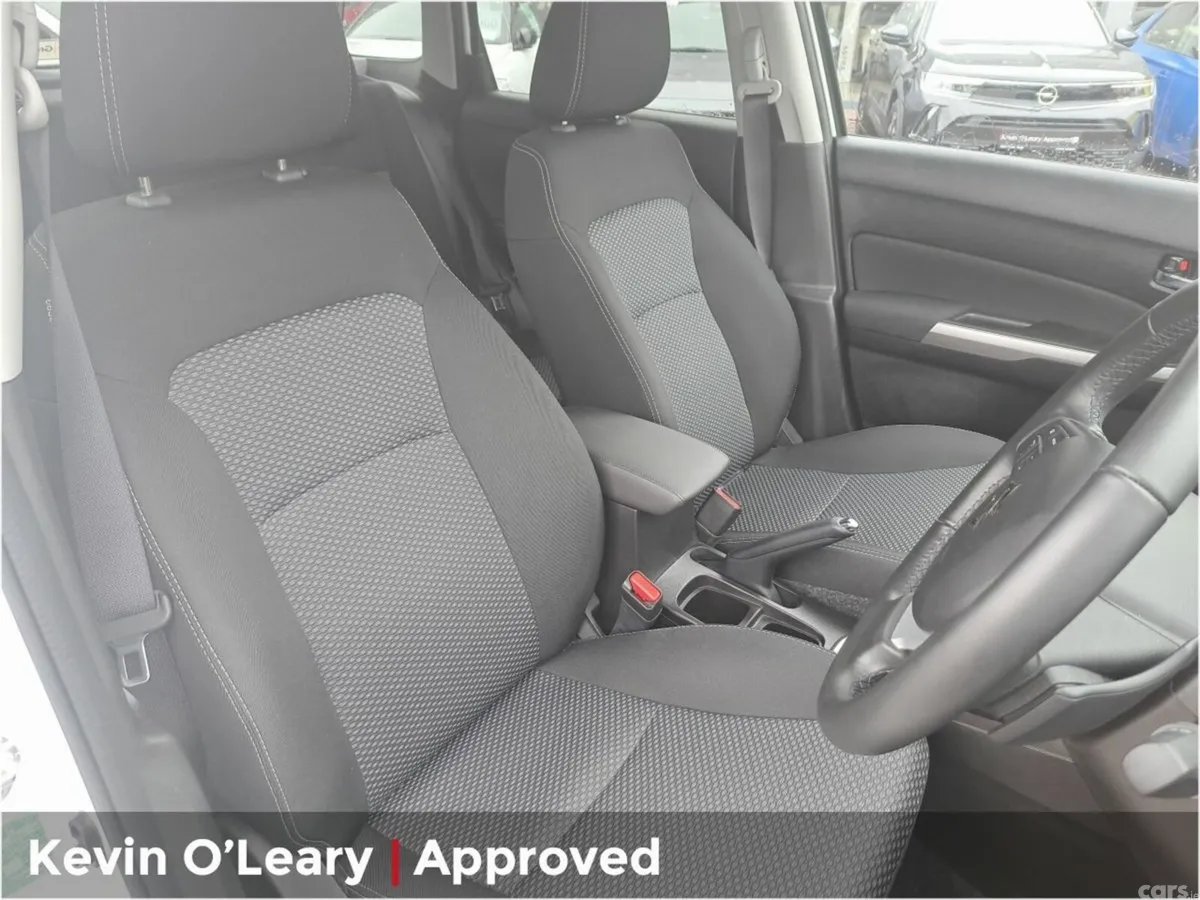 Suzuki Vitara SUV, Petrol Hybrid, 2025, White