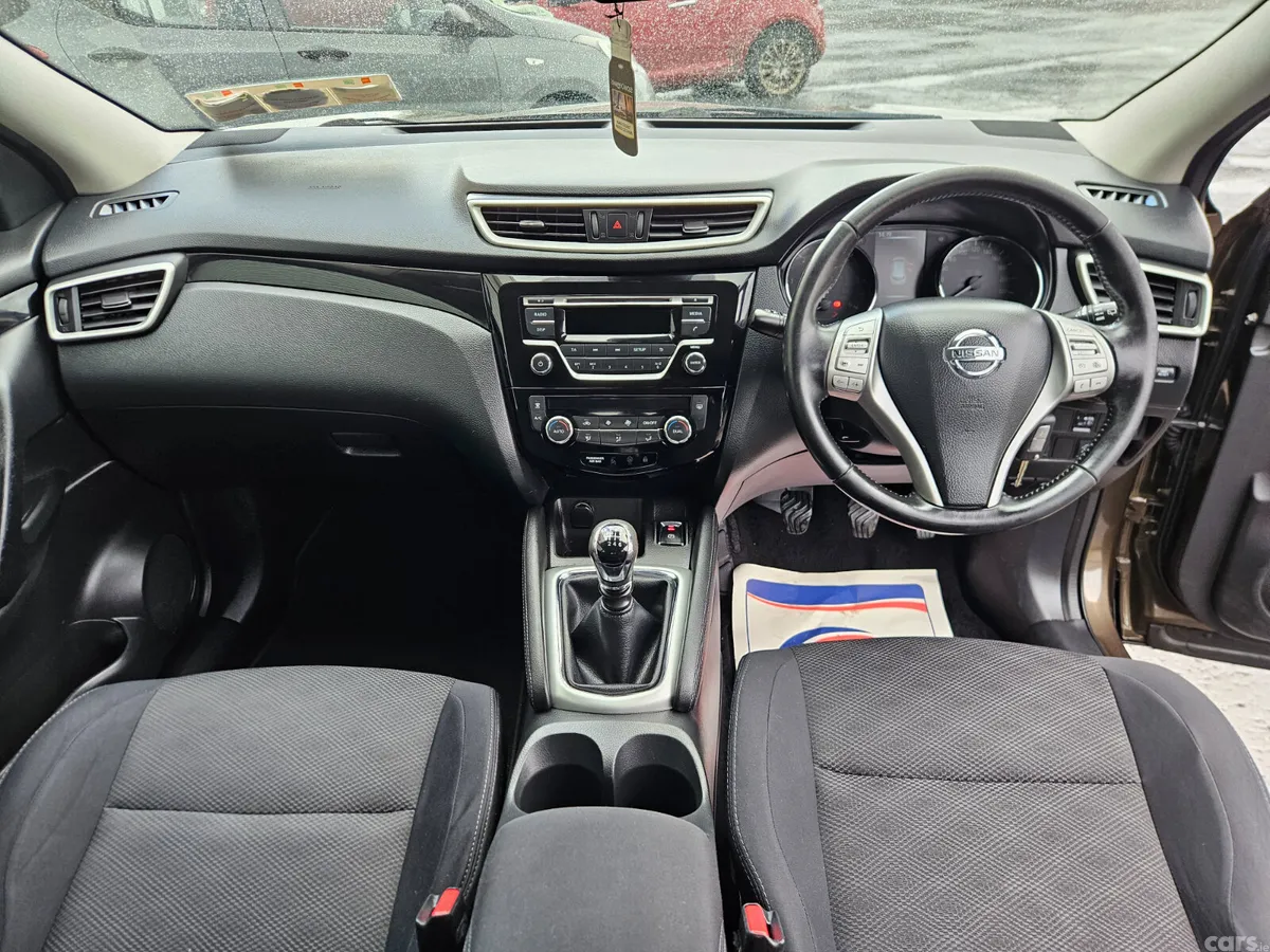 Nissan Qashqai Hatchback, Diesel, 2015, Brown