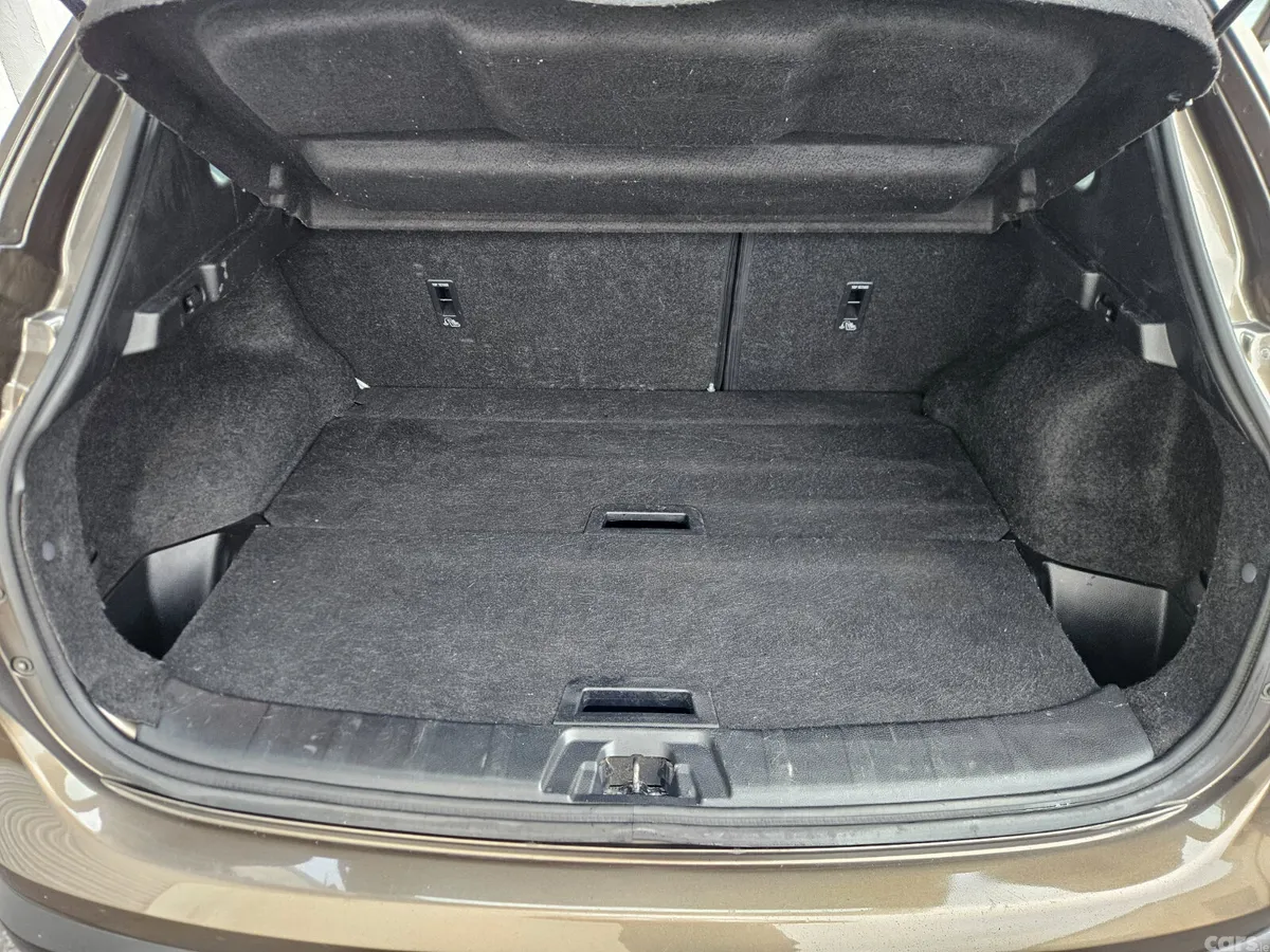 Nissan Qashqai Hatchback, Diesel, 2015, Brown