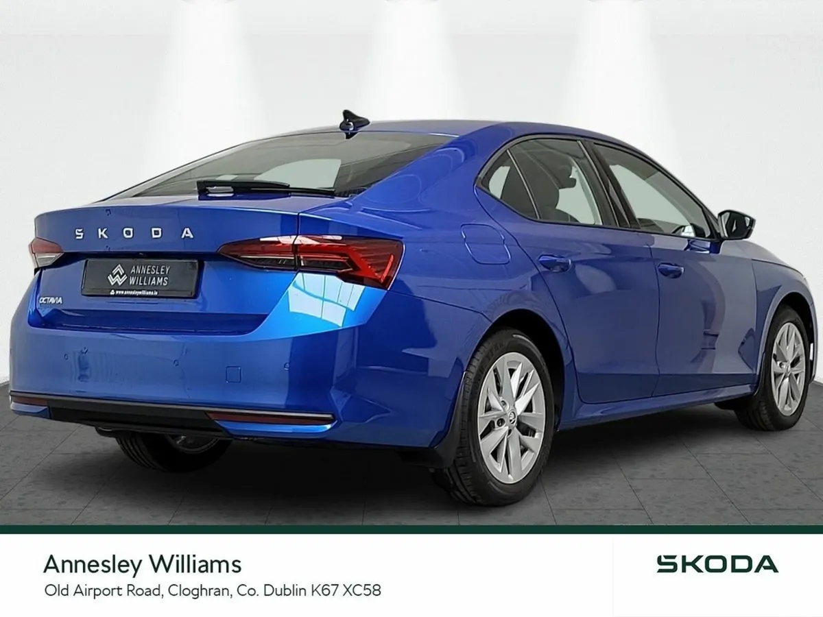 Skoda Octavia Saloon, Petrol, 2026, Blue