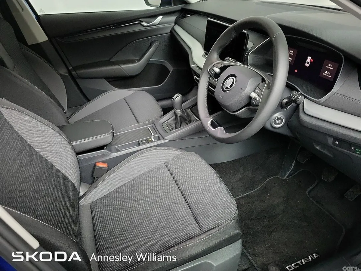 Skoda Octavia Saloon, Petrol, 2026, Blue
