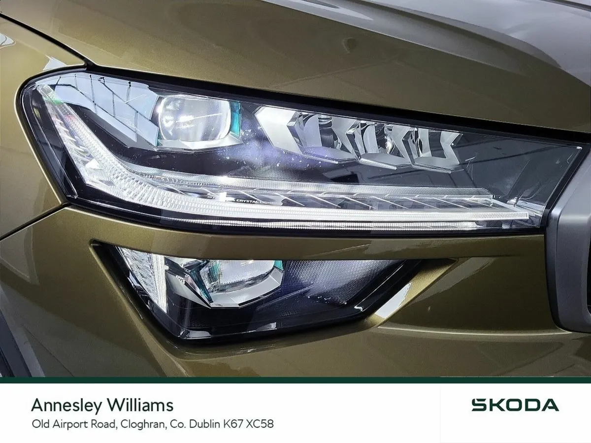 Skoda Kodiaq SUV, Petrol Plug-in Hybrid, 2026, Gold