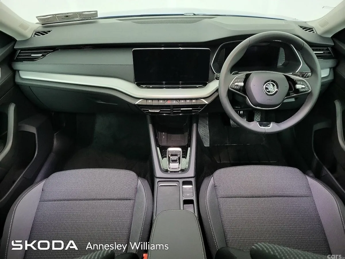 Skoda Octavia Saloon, Petrol, 2026, Blue