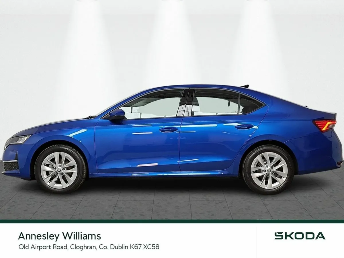 Skoda Octavia Saloon, Petrol, 2026, Blue