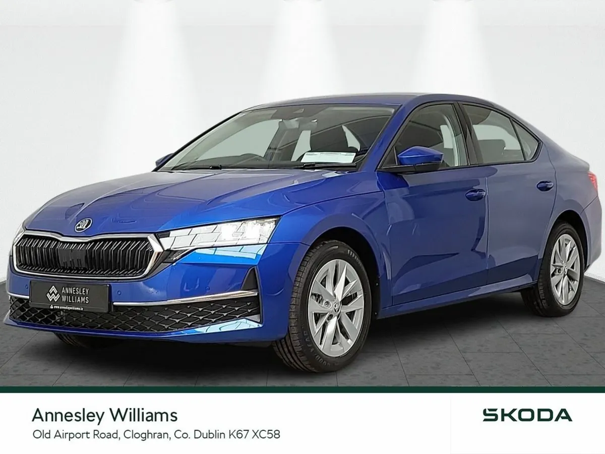 Skoda Octavia Saloon, Petrol, 2026, Blue
