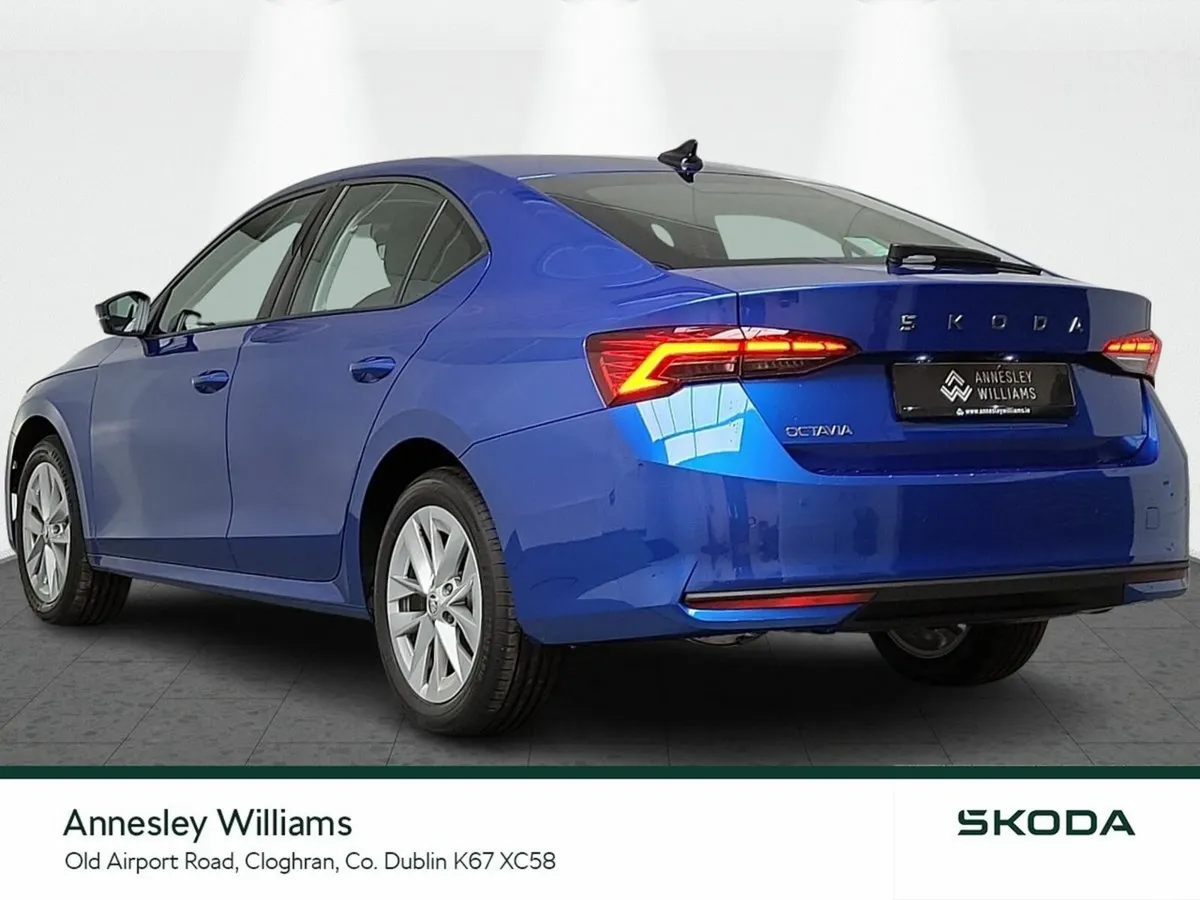 Skoda Octavia Saloon, Petrol, 2026, Blue