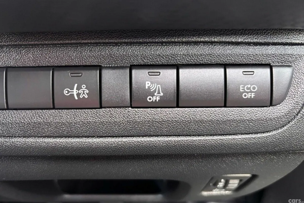Peugeot 2008 SUV, Diesel, 2020, Black
