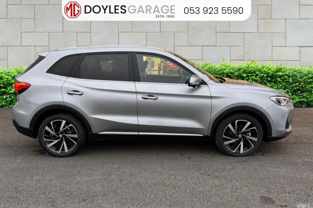 MG ZS SUV, Petrol Hybrid, 2027, Silver