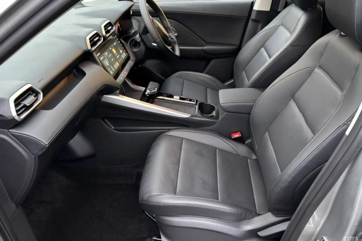 MG ZS SUV, Petrol Hybrid, 2027, Silver