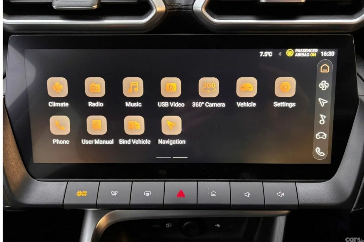 MG ZS SUV, Petrol Hybrid, 2027, Silver