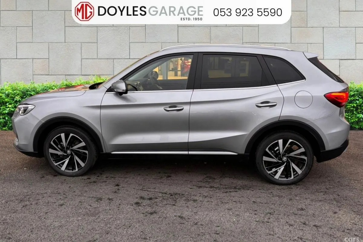 MG ZS SUV, Petrol Hybrid, 2027, Silver