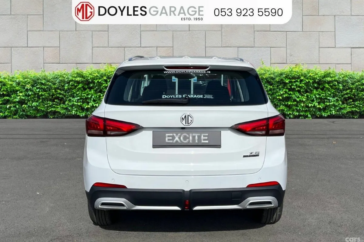 MG ZS SUV, Petrol Hybrid, 2027, White