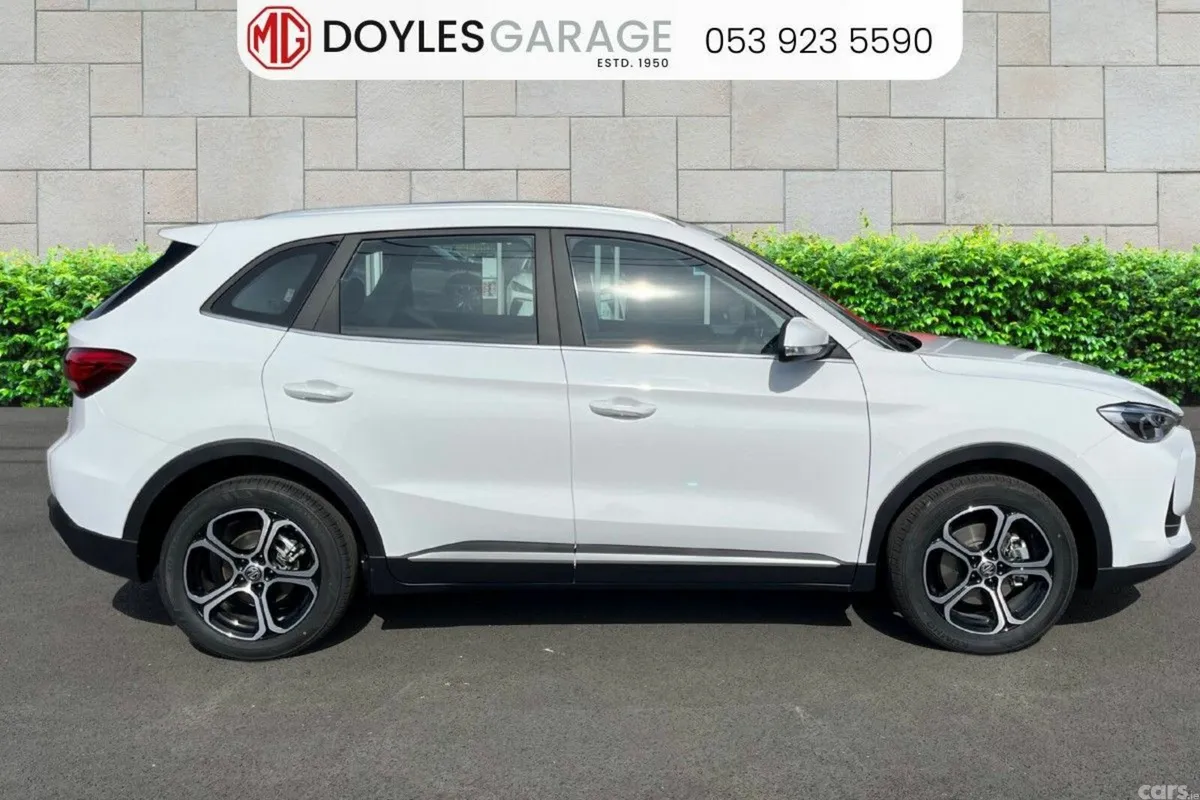 MG ZS SUV, Petrol Hybrid, 2027, White