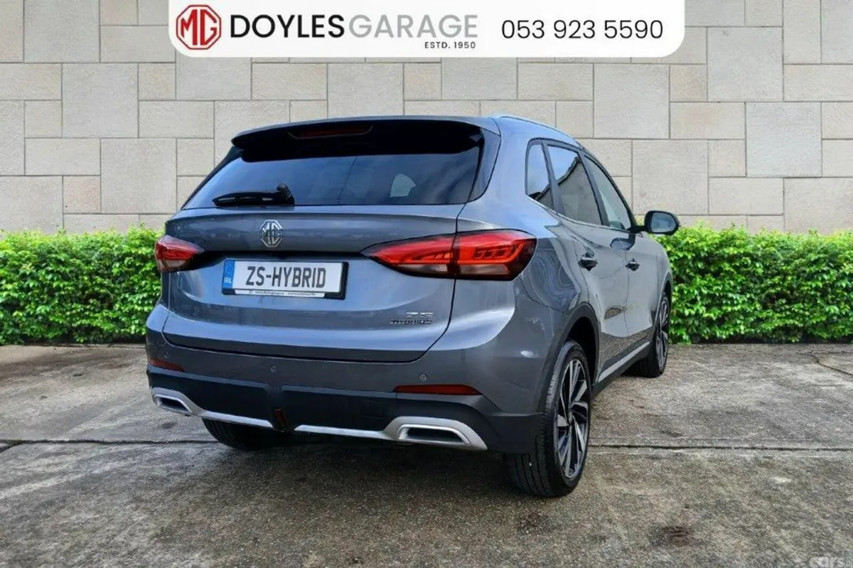 MG ZS SUV, Petrol Hybrid, 2027, Grey