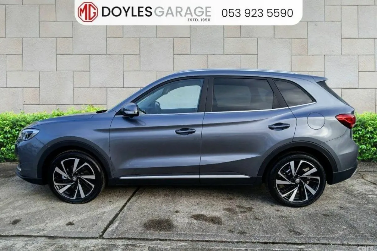 MG ZS SUV, Petrol Hybrid, 2027, Grey