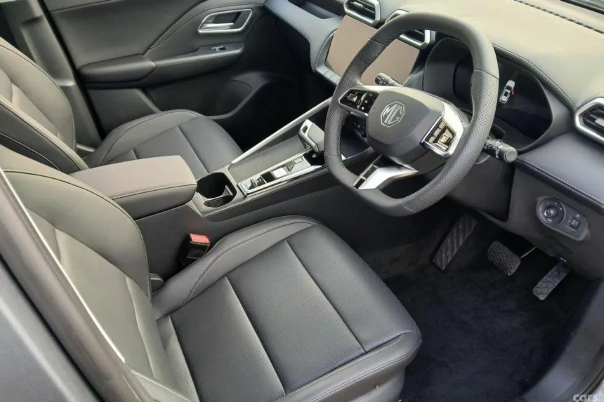 MG ZS SUV, Petrol Hybrid, 2027, Grey