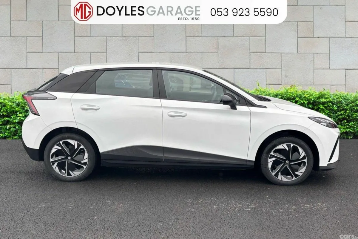 MG MG4 Hatchback, Electric, 2025, White
