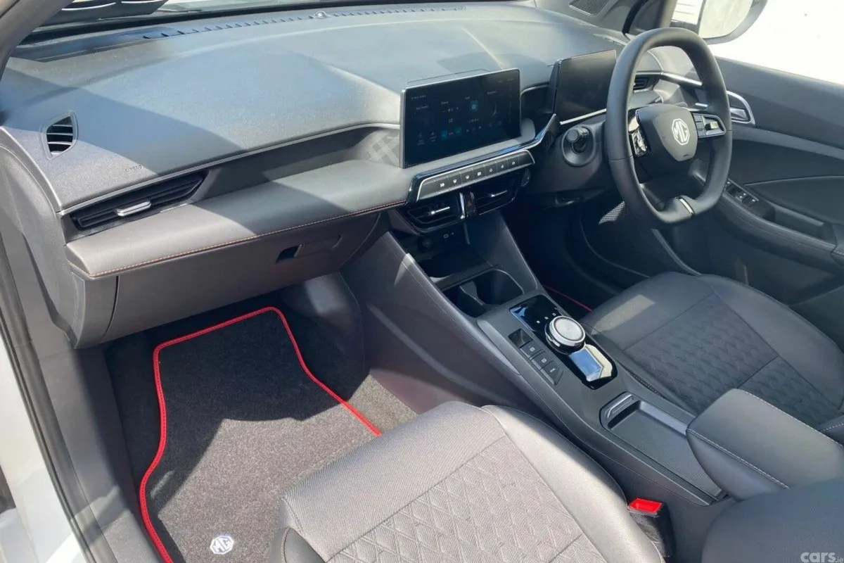 MG MG3 Hatchback, Petrol Hybrid, 2027, White