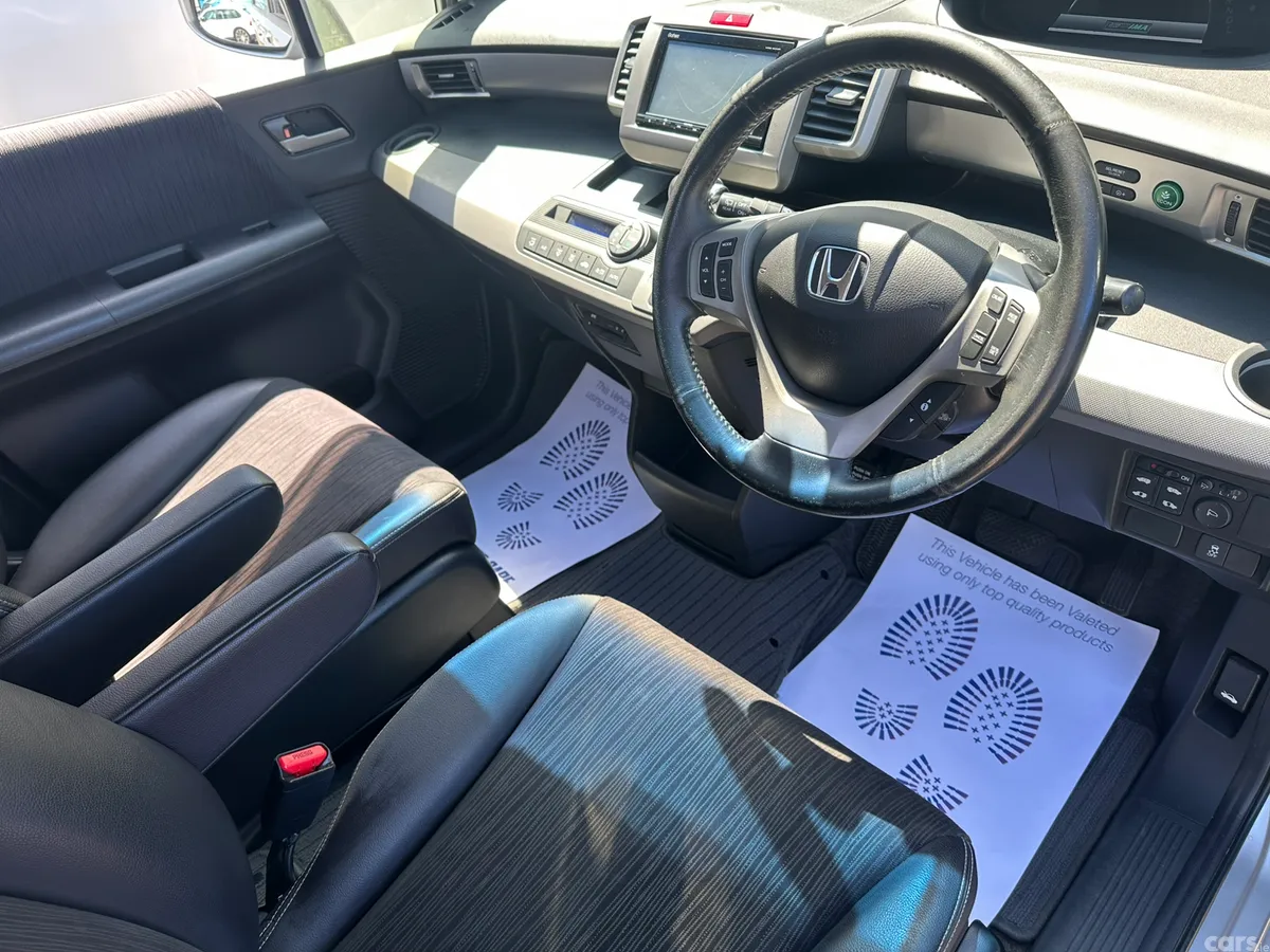 Honda Freed MPV, Petrol Hybrid, 2016, Silver