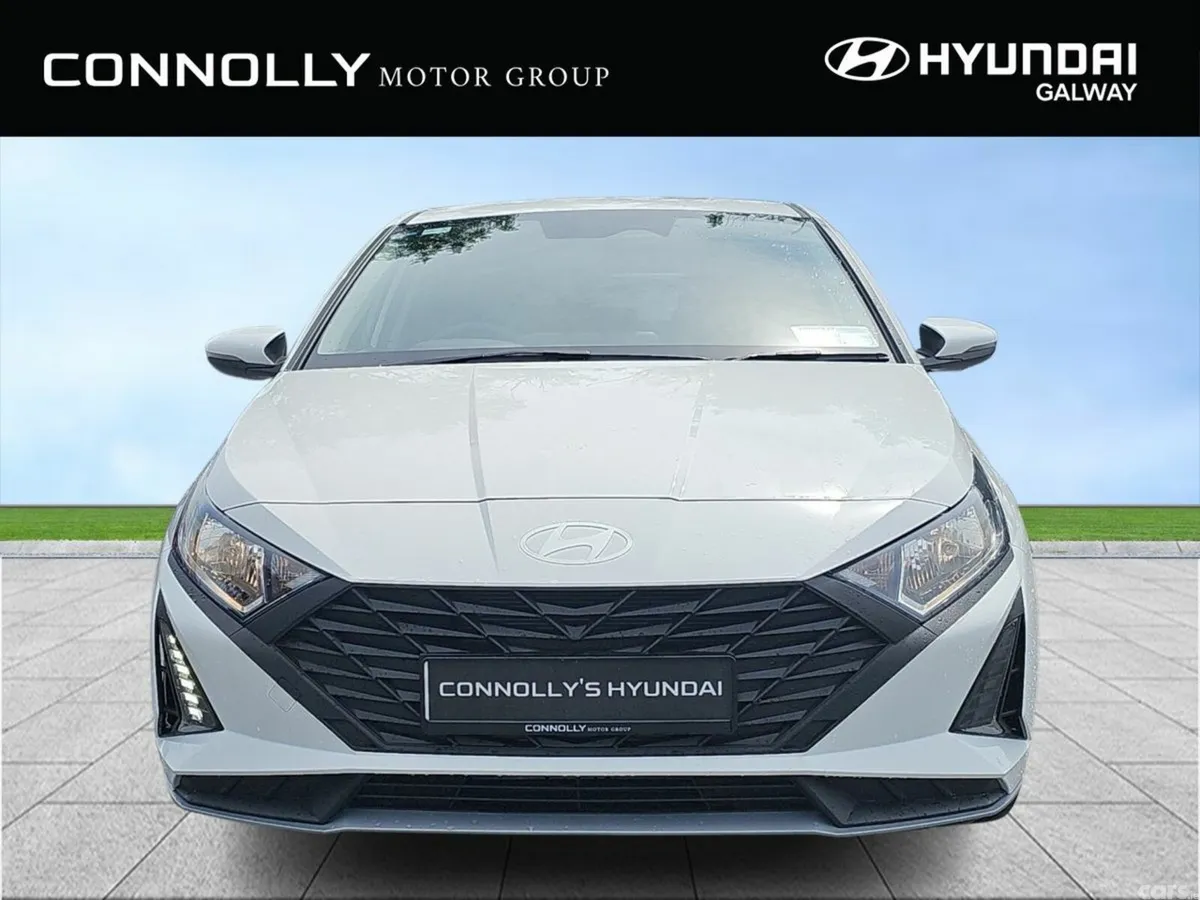 Hyundai i20 Hatchback, Petrol, 2026, White