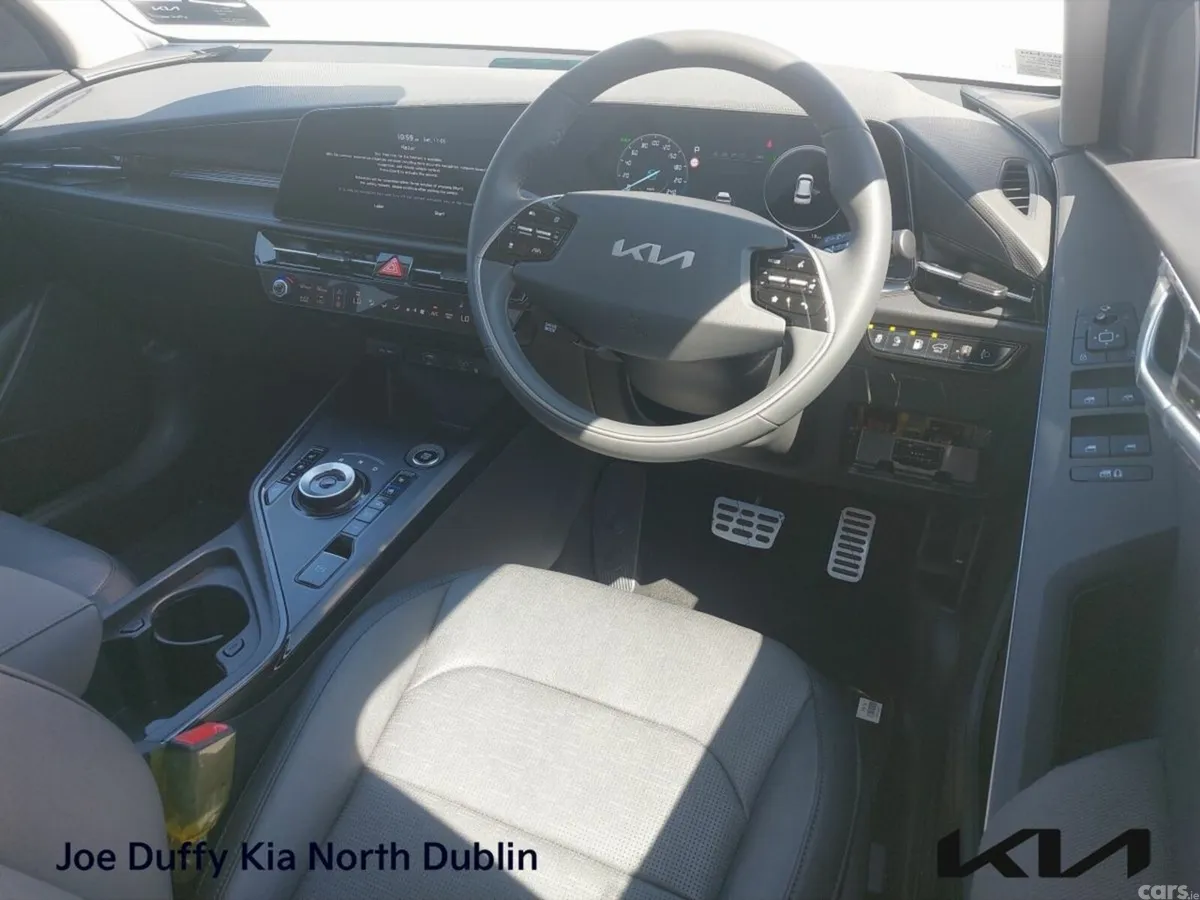 Kia Niro SUV, Petrol Plug-in Hybrid, 2026, White