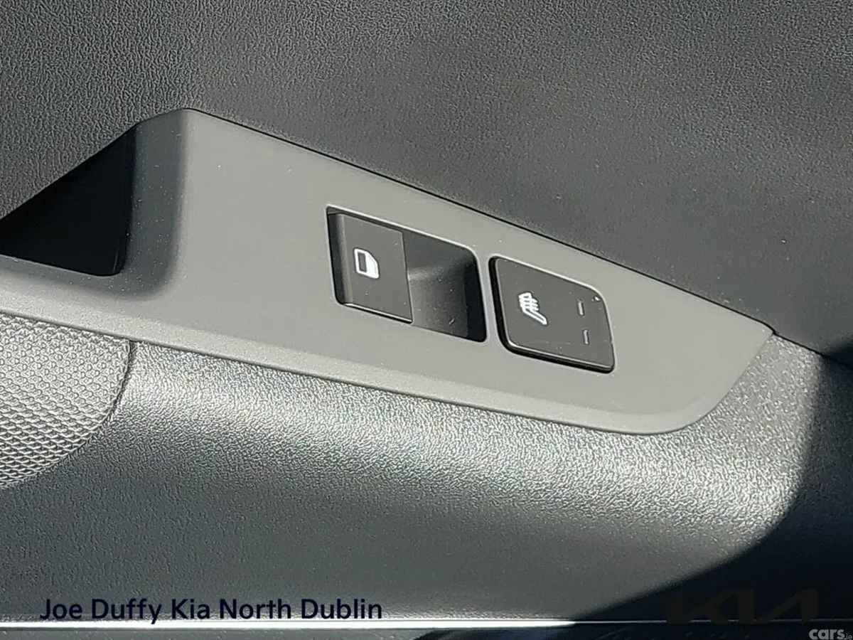 Kia Niro SUV, Petrol Plug-in Hybrid, 2026, White