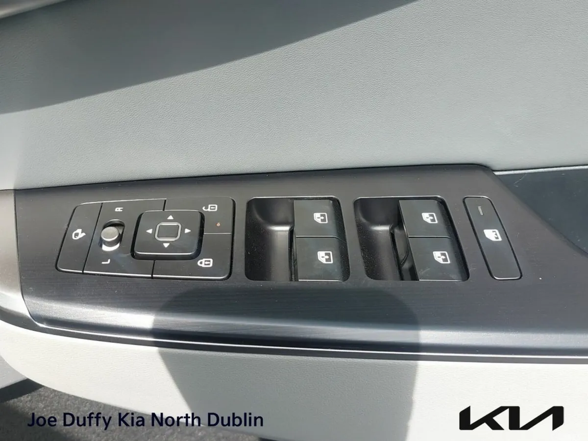 Kia EV6 MPV, Electric, 2026, Grey