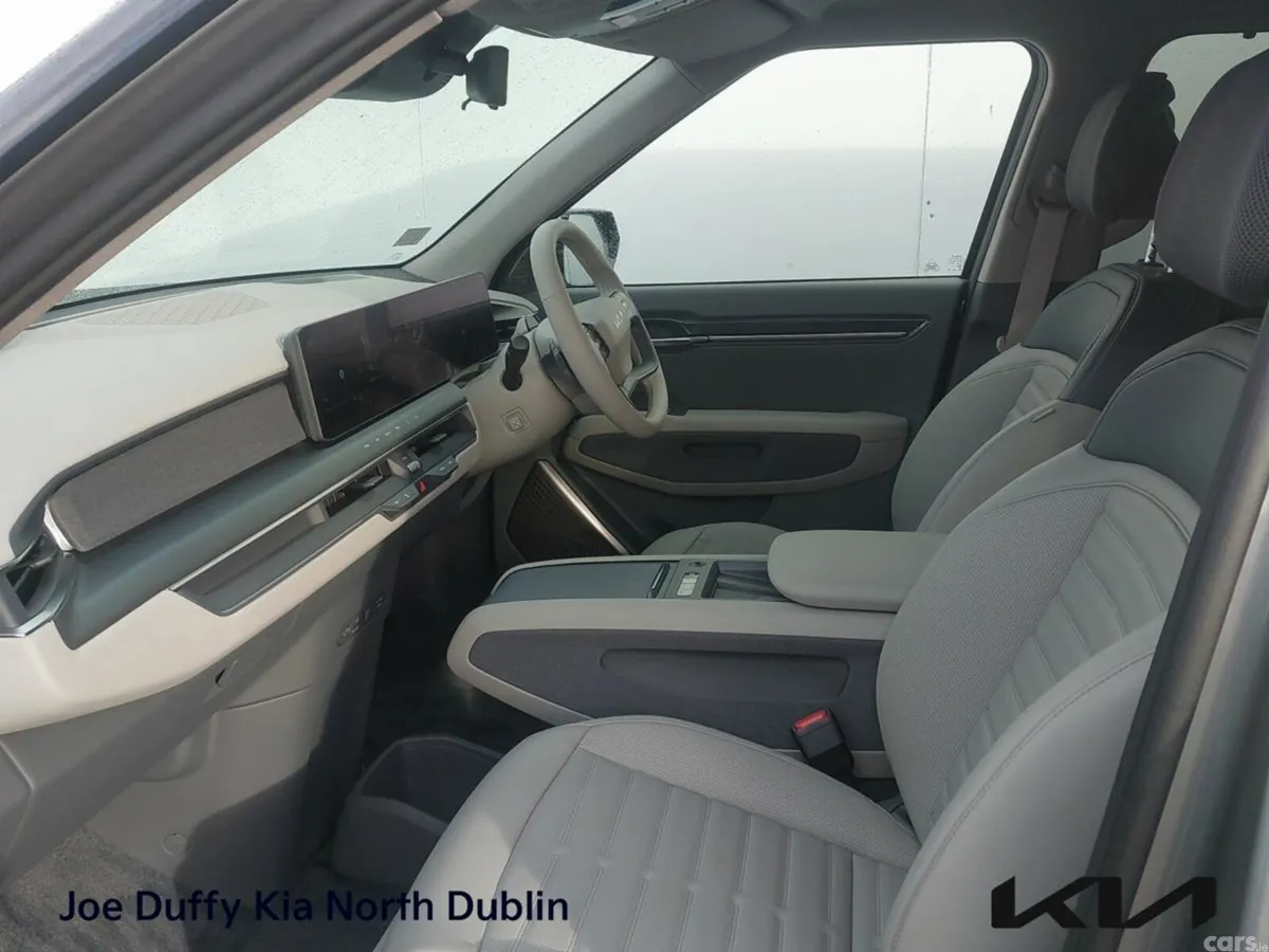 Kia EV9 SUV, Electric, 2026, Grey