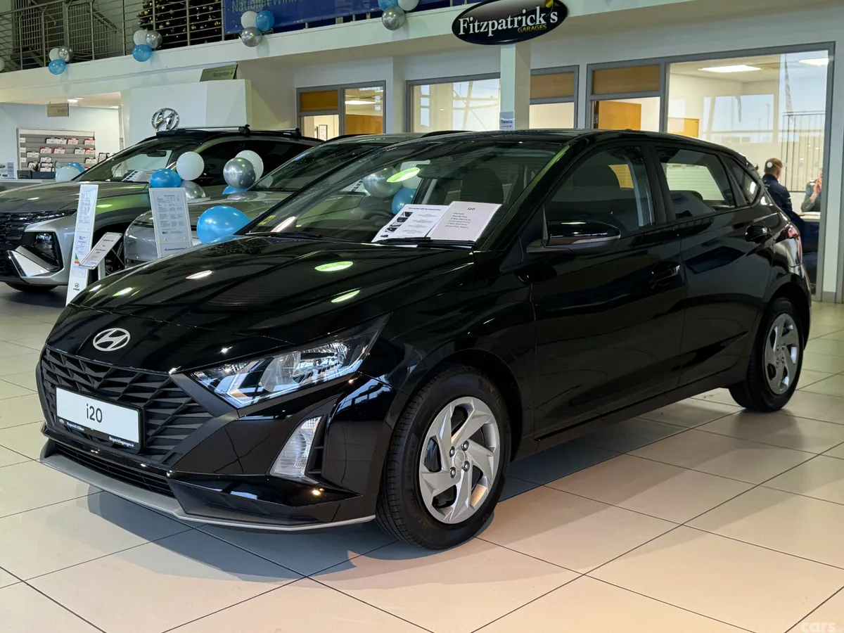 Hyundai i20 Hatchback, Petrol, 2027, Black