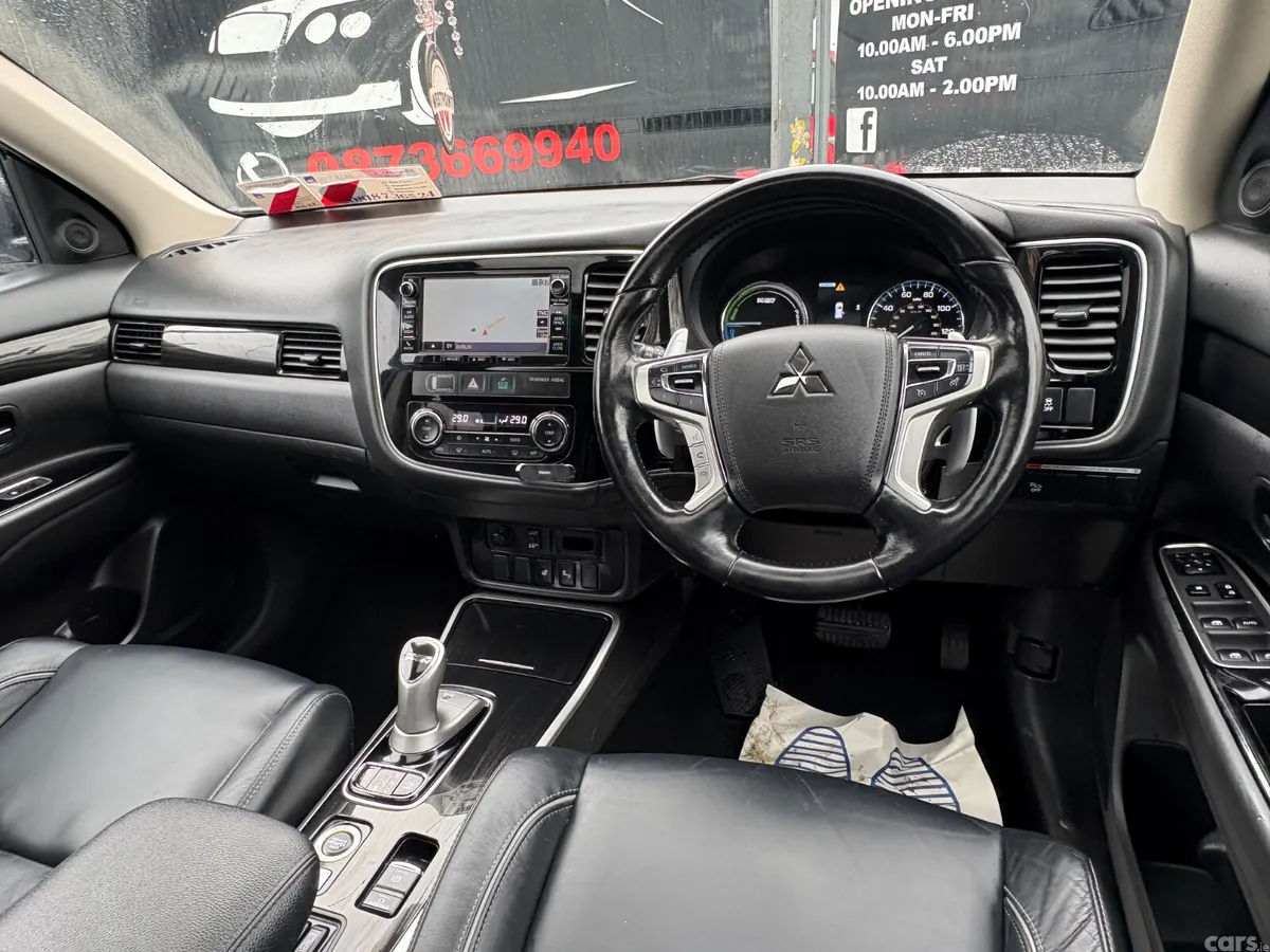 Mitsubishi Outlander SUV, Petrol Plug-in Hybrid, 2017, White