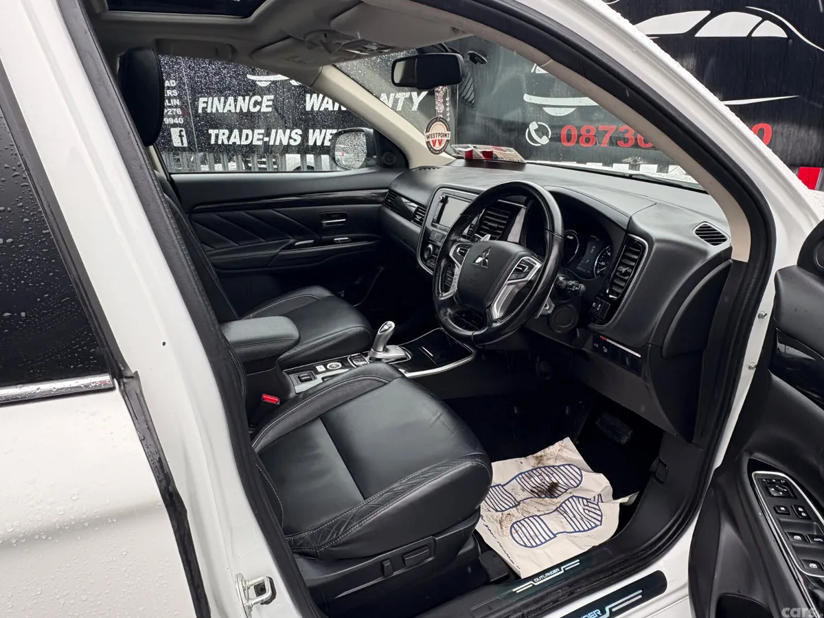 Mitsubishi Outlander SUV, Petrol Plug-in Hybrid, 2017, White