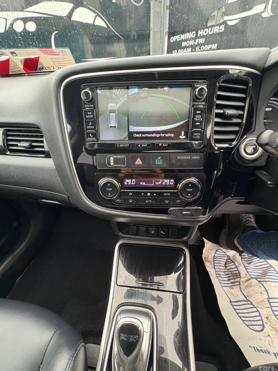 Mitsubishi Outlander SUV, Petrol Plug-in Hybrid, 2017, White