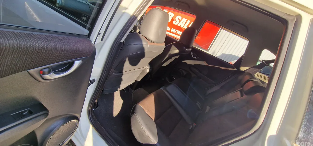 Honda Fit Hatchback, Petrol Hybrid, 2013, White