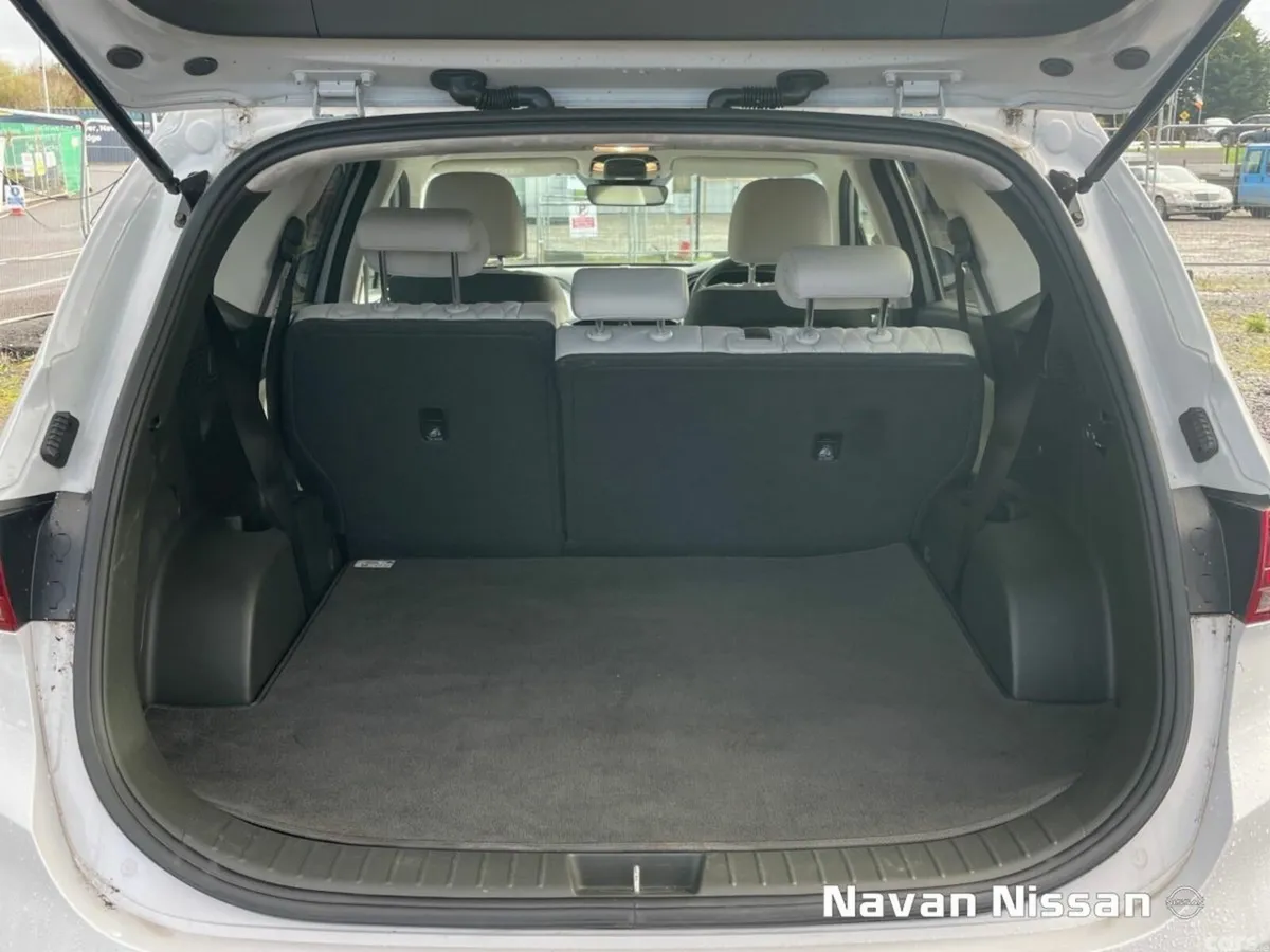 Hyundai Santa Fe SUV, Petrol Plug-in Hybrid, 2023, White