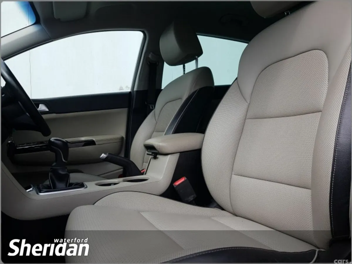 Kia Sportage SUV, Diesel Hybrid, 2021, Grey