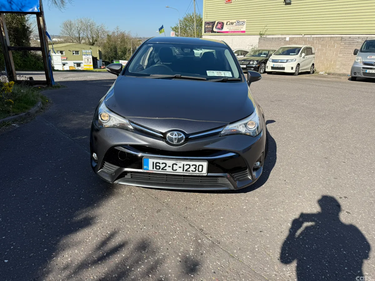Toyota Avensis Saloon, Diesel, 2016, Grey