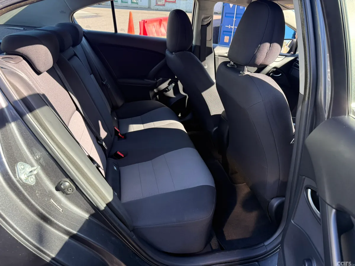 Toyota Avensis Saloon, Diesel, 2016, Grey