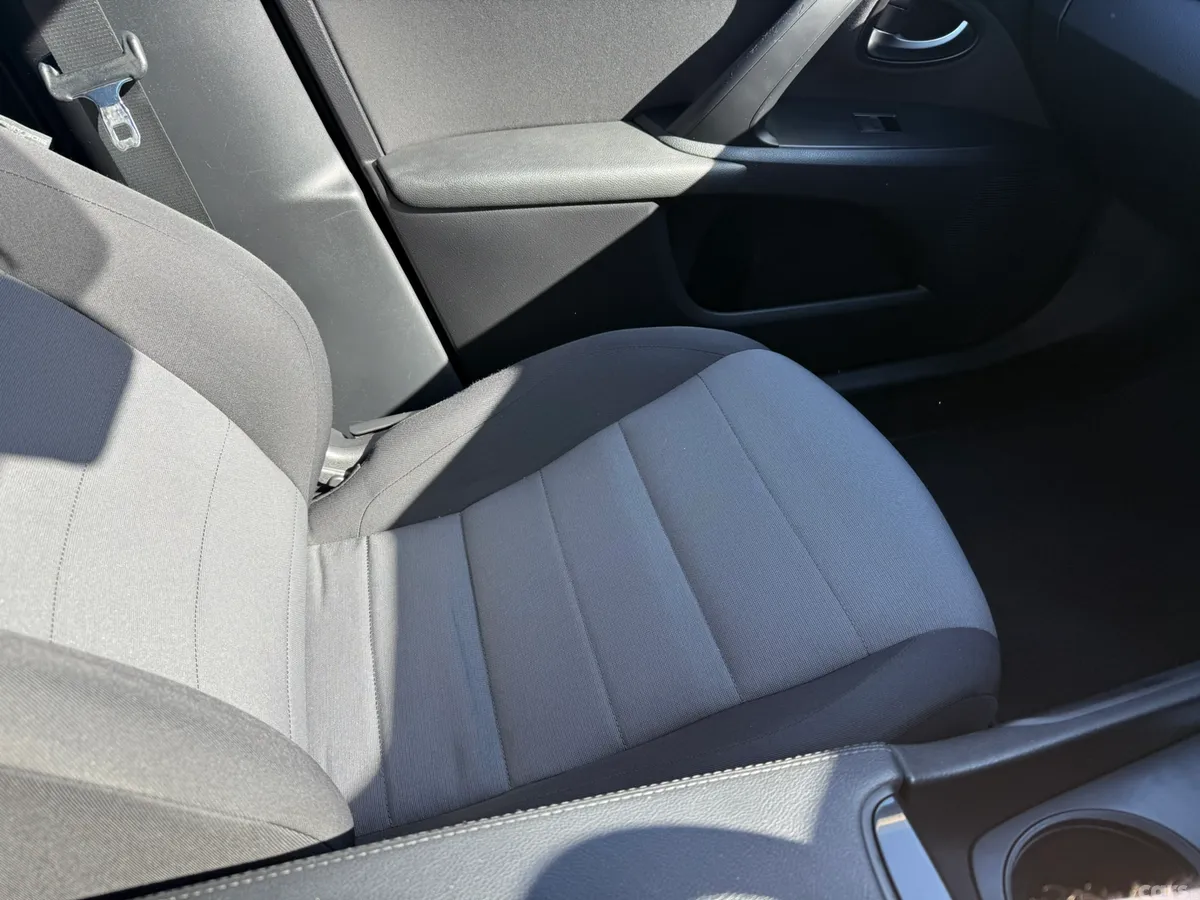 Toyota Avensis Saloon, Diesel, 2016, Grey