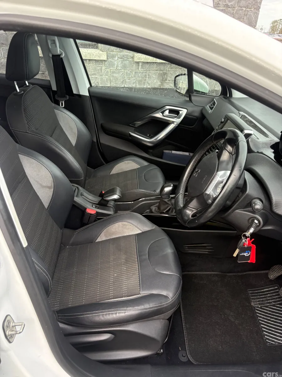 Peugeot 2008 Estate, Petrol, 2018, White
