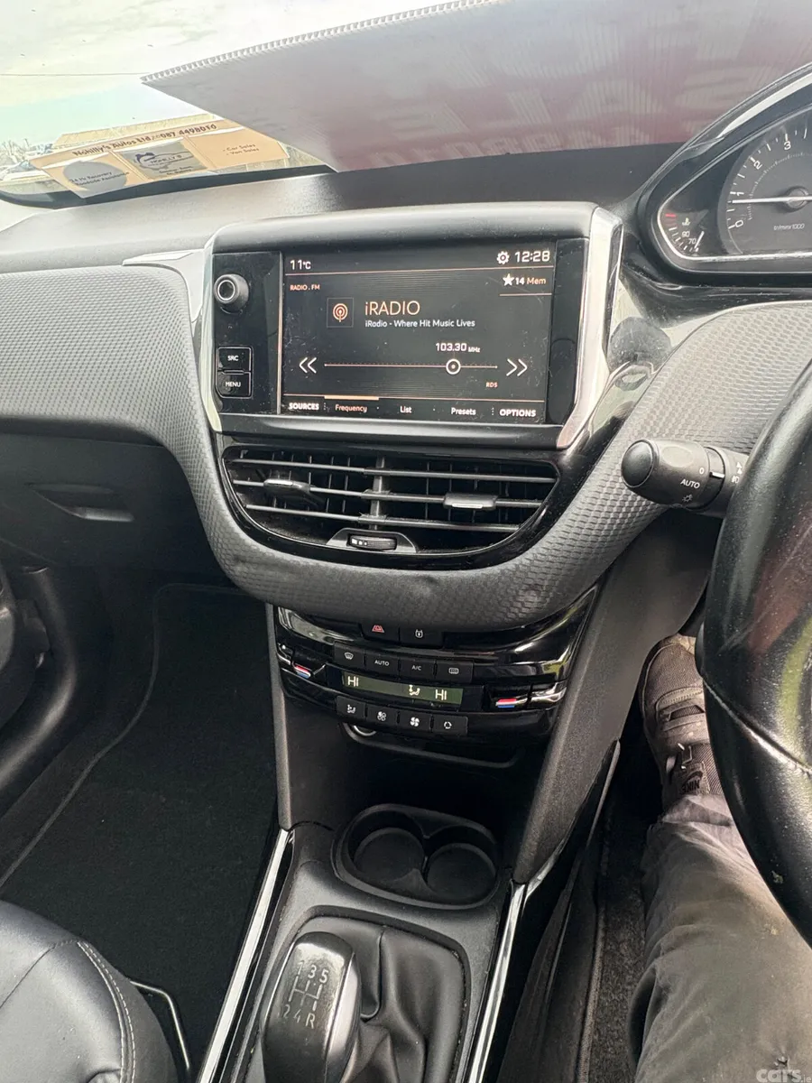 Peugeot 2008 Estate, Petrol, 2018, White