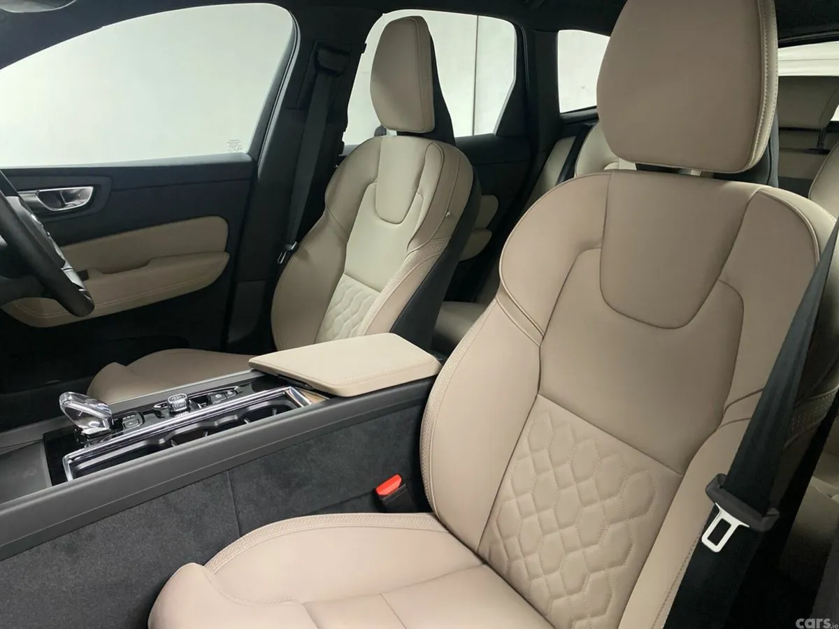 Volvo XC60 Hatchback, Petrol Plug-in Hybrid, 2026, Red