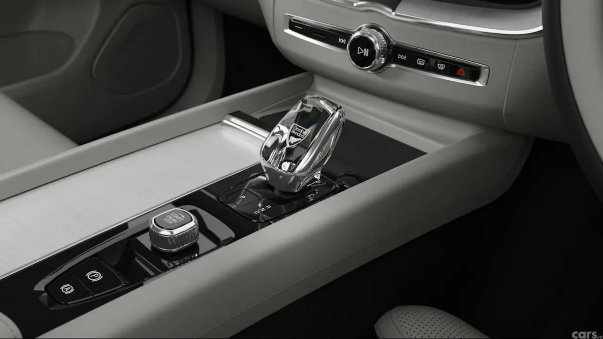 Volvo XC60 Hatchback, Petrol Plug-in Hybrid, 2027, Silver