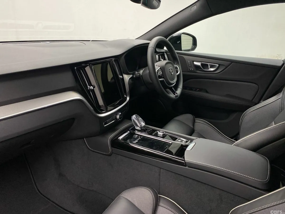 Volvo V60 Estate, Petrol Plug-in Hybrid, 2026, Blue