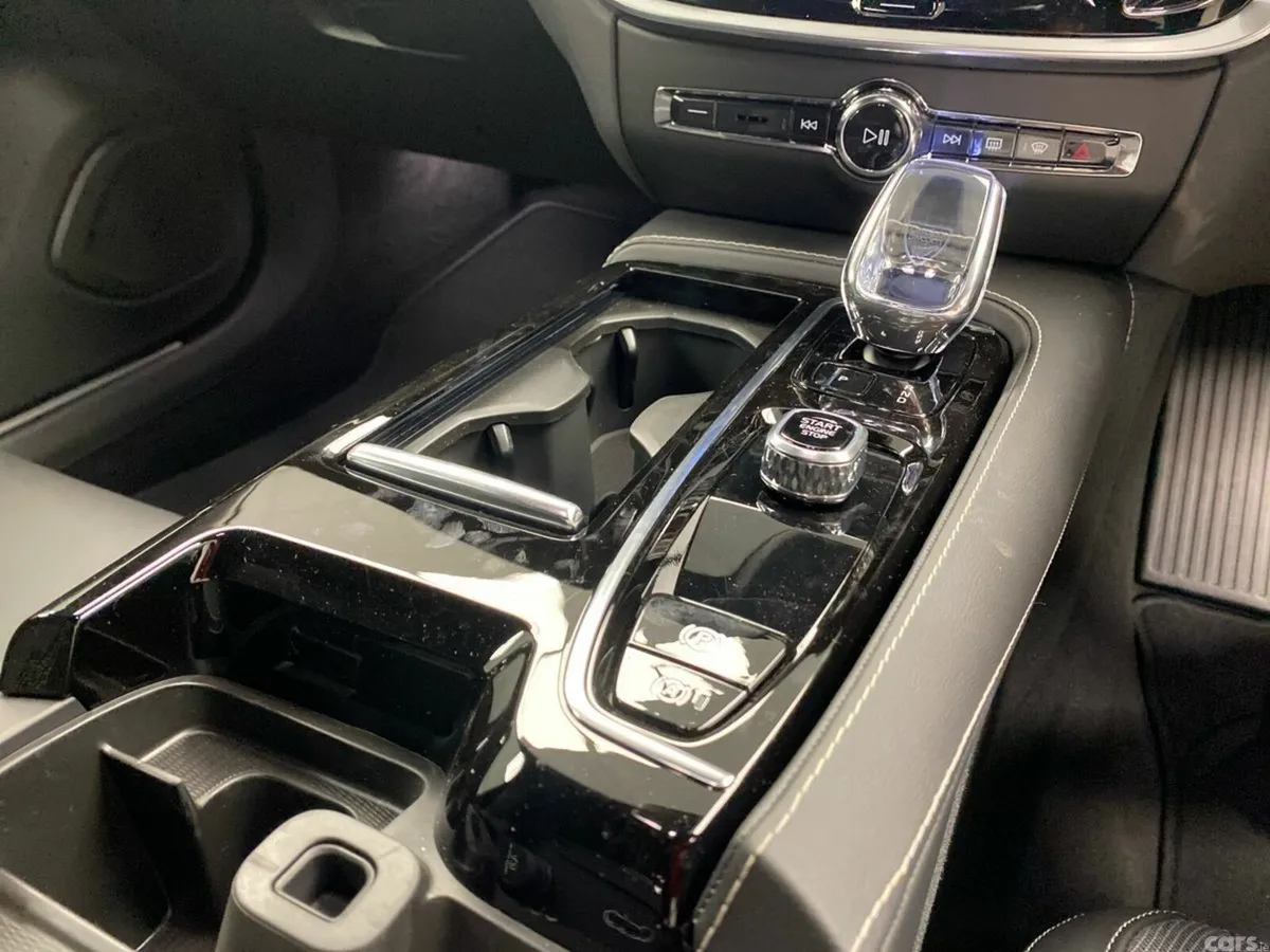Volvo V60 Estate, Petrol Plug-in Hybrid, 2026, Blue
