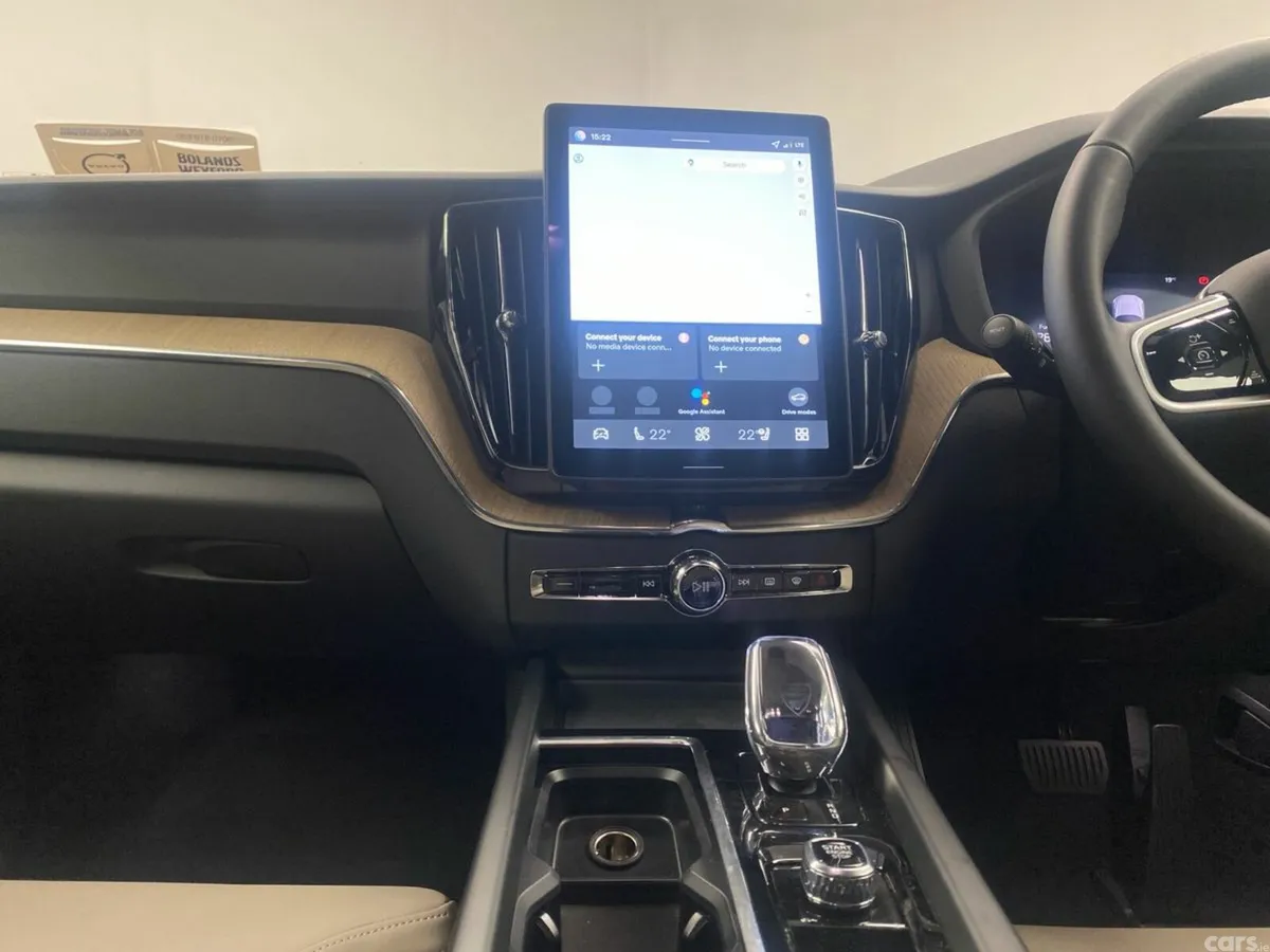 Volvo XC60 SUV, Petrol Plug-in Hybrid, 2026, Black