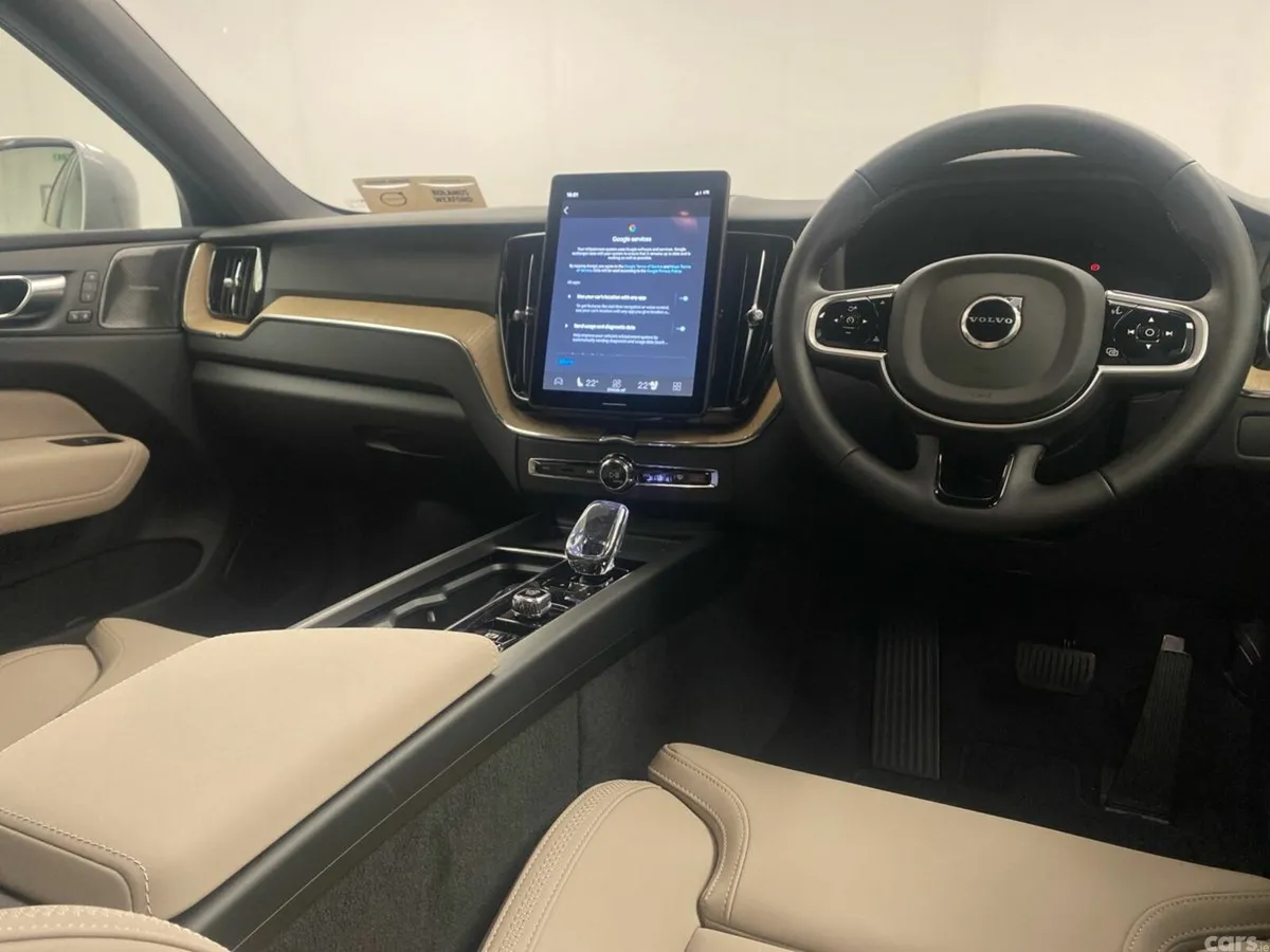 Volvo XC60 SUV, Petrol Plug-in Hybrid, 2027, Silver