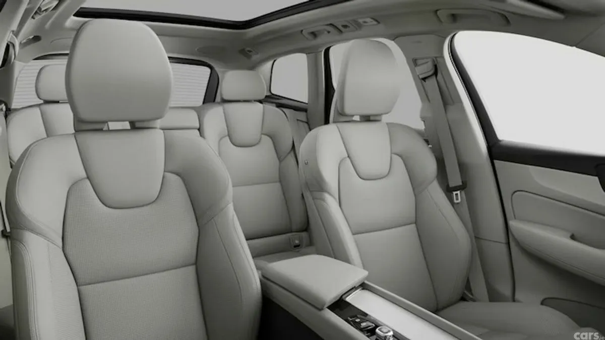Volvo XC60 SUV, Petrol Plug-in Hybrid, 2027, Blue
