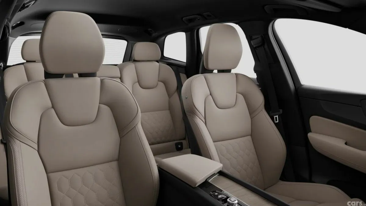 Volvo XC60 Estate, Petrol Plug-in Hybrid, 2027, Green