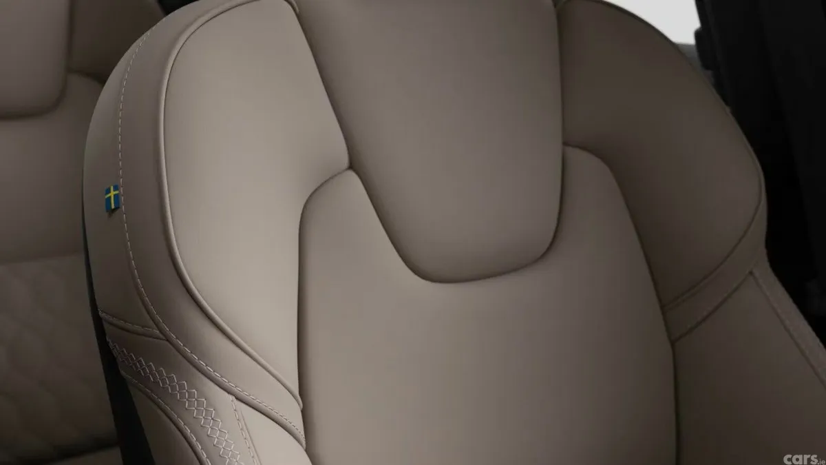 Volvo XC60 Estate, Petrol Plug-in Hybrid, 2027, Green